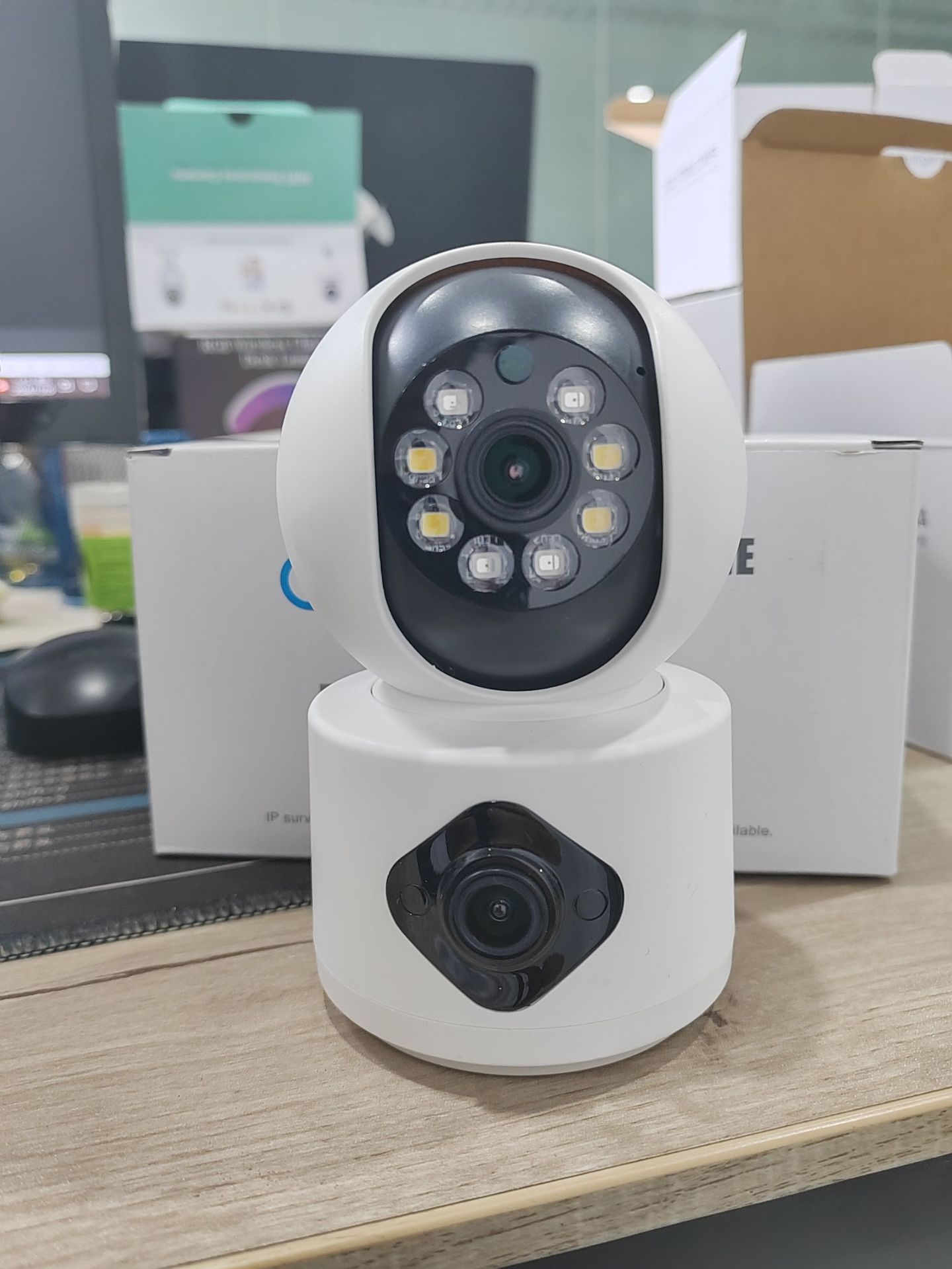 YI Lot APP 4MP デュアルレンズ フルカラー ワ - Home Security Ai のレビューと価格